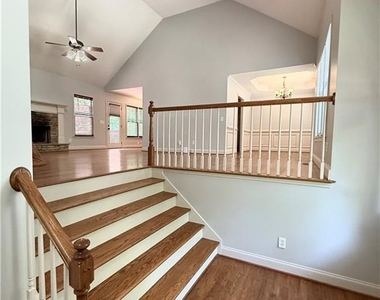 102 Oak Ridge Trail Se - Photo Thumbnail 4