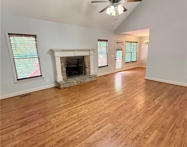 102 Oak Ridge Trail Se - Photo Thumbnail 8