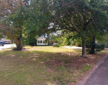 406 Brookwood Drive - Photo Thumbnail 3