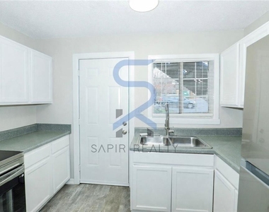 2045 Alison Court - Photo Thumbnail 3