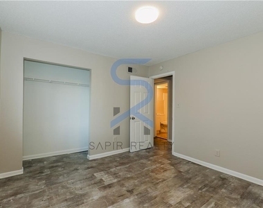 2045 Alison Court - Photo Thumbnail 7