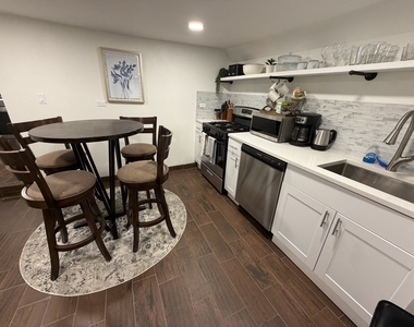 1805 W Cuyler Avenue - Photo Thumbnail 2
