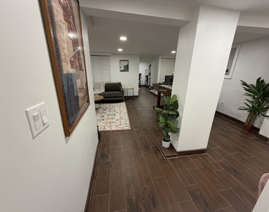 1805 W Cuyler Avenue - Photo Thumbnail 6