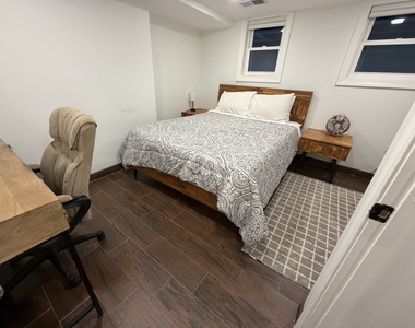 1805 W Cuyler Avenue - Photo Thumbnail 7