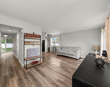 5332 W Mulberry Lane - Photo Thumbnail 5