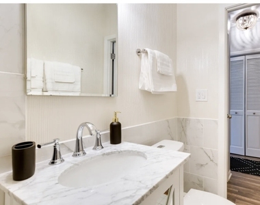 1931 N Howe Street - Photo Thumbnail 12