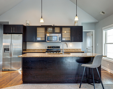 1414 W Superior Street - Photo Thumbnail 4