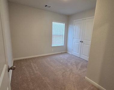 16374 Sweet Grove Drive - Photo Thumbnail 12