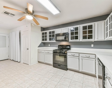 3327 S Country Meadows Lane - Photo Thumbnail 8