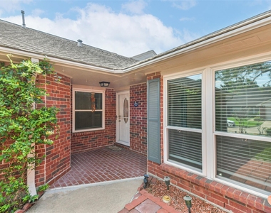 3327 S Country Meadows Lane - Photo Thumbnail 2