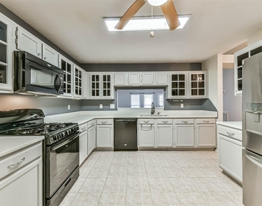 3327 S Country Meadows Lane - Photo Thumbnail 7