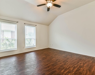 3327 S Country Meadows Lane - Photo Thumbnail 11