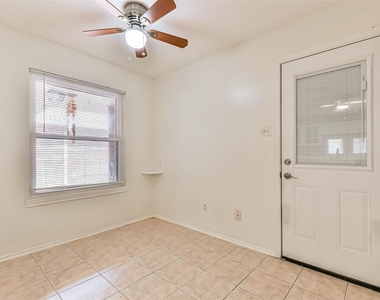 3327 S Country Meadows Lane - Photo Thumbnail 9