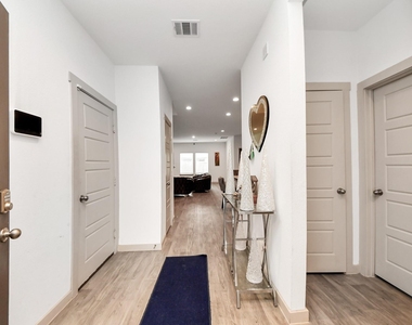 311 John House - Photo Thumbnail 10