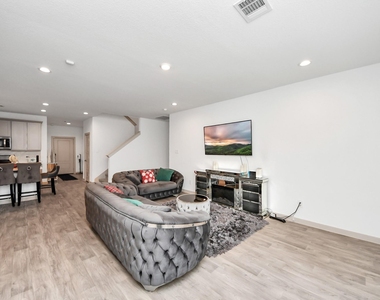 311 John House - Photo Thumbnail 12