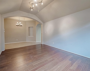 2808 Arbor Brook Lane - Photo Thumbnail 9