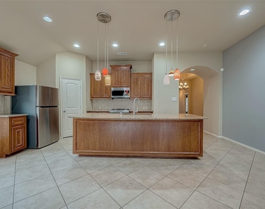 2808 Arbor Brook Lane - Photo Thumbnail 12