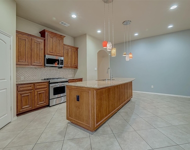 2808 Arbor Brook Lane - Photo Thumbnail 13