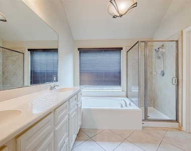 2808 Arbor Brook Lane - Photo Thumbnail 33