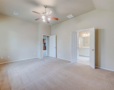 2808 Arbor Brook Lane - Photo Thumbnail 32