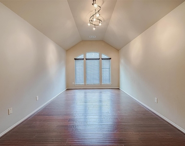 2808 Arbor Brook Lane - Photo Thumbnail 7