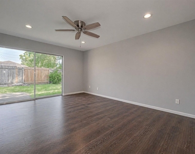 319 Gentilly Dr - Photo Thumbnail 11