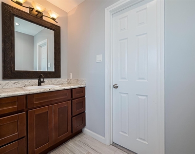 319 Gentilly Dr - Photo Thumbnail 18