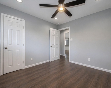 319 Gentilly Dr - Photo Thumbnail 16