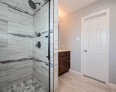 319 Gentilly Dr - Photo Thumbnail 13