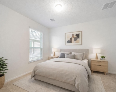 27618 Mesabe Drive - Photo Thumbnail 5