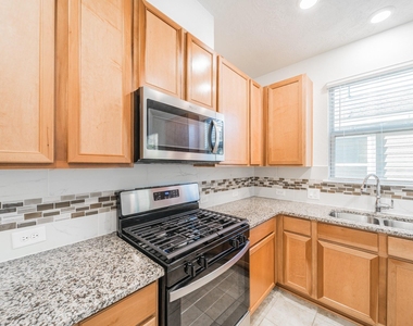 27618 Mesabe Drive - Photo Thumbnail 3