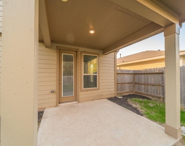 27618 Mesabe Drive - Photo Thumbnail 17