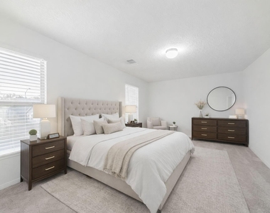 27618 Mesabe Drive - Photo Thumbnail 12