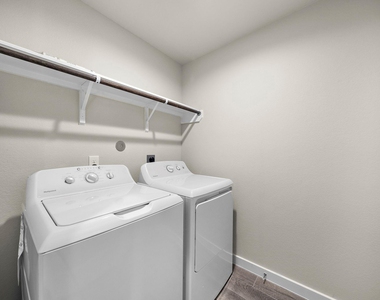 3327 Tilley Dr - Photo Thumbnail 30