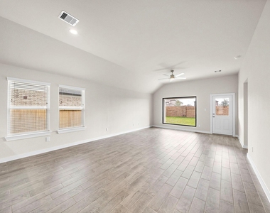 3327 Tilley Dr - Photo Thumbnail 5