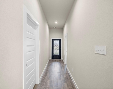 3327 Tilley Dr - Photo Thumbnail 4