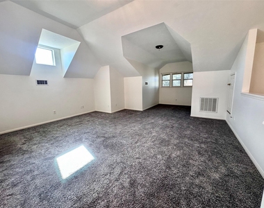 4903 Lake Catherine Court - Photo Thumbnail 11