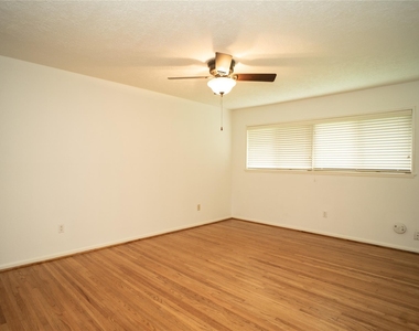 4522 Briarbend Drive - Photo Thumbnail 9