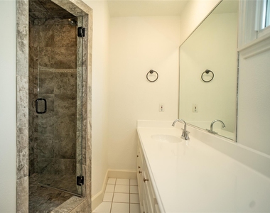 4522 Briarbend Drive - Photo Thumbnail 12