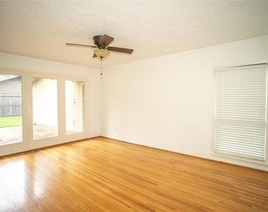 4522 Briarbend Drive - Photo Thumbnail 4