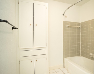 4522 Briarbend Drive - Photo Thumbnail 6