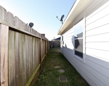 8567 Chaletford Drive - Photo Thumbnail 11