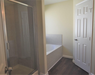 8567 Chaletford Drive - Photo Thumbnail 9