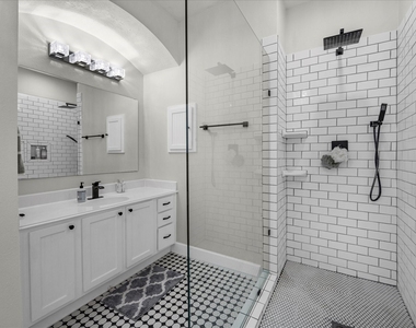 403 E 25th Street - Photo Thumbnail 10