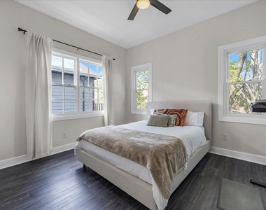 403 E 25th Street - Photo Thumbnail 11