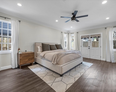 403 E 25th Street - Photo Thumbnail 7