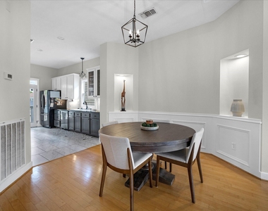 403 E 25th Street - Photo Thumbnail 4