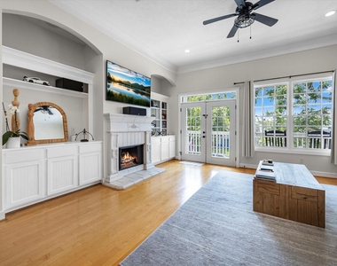 403 E 25th Street - Photo Thumbnail 1