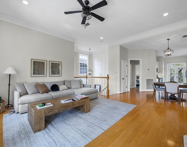 403 E 25th Street - Photo Thumbnail 2