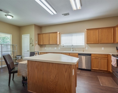 6214 Channelbrook Lane - Photo Thumbnail 12